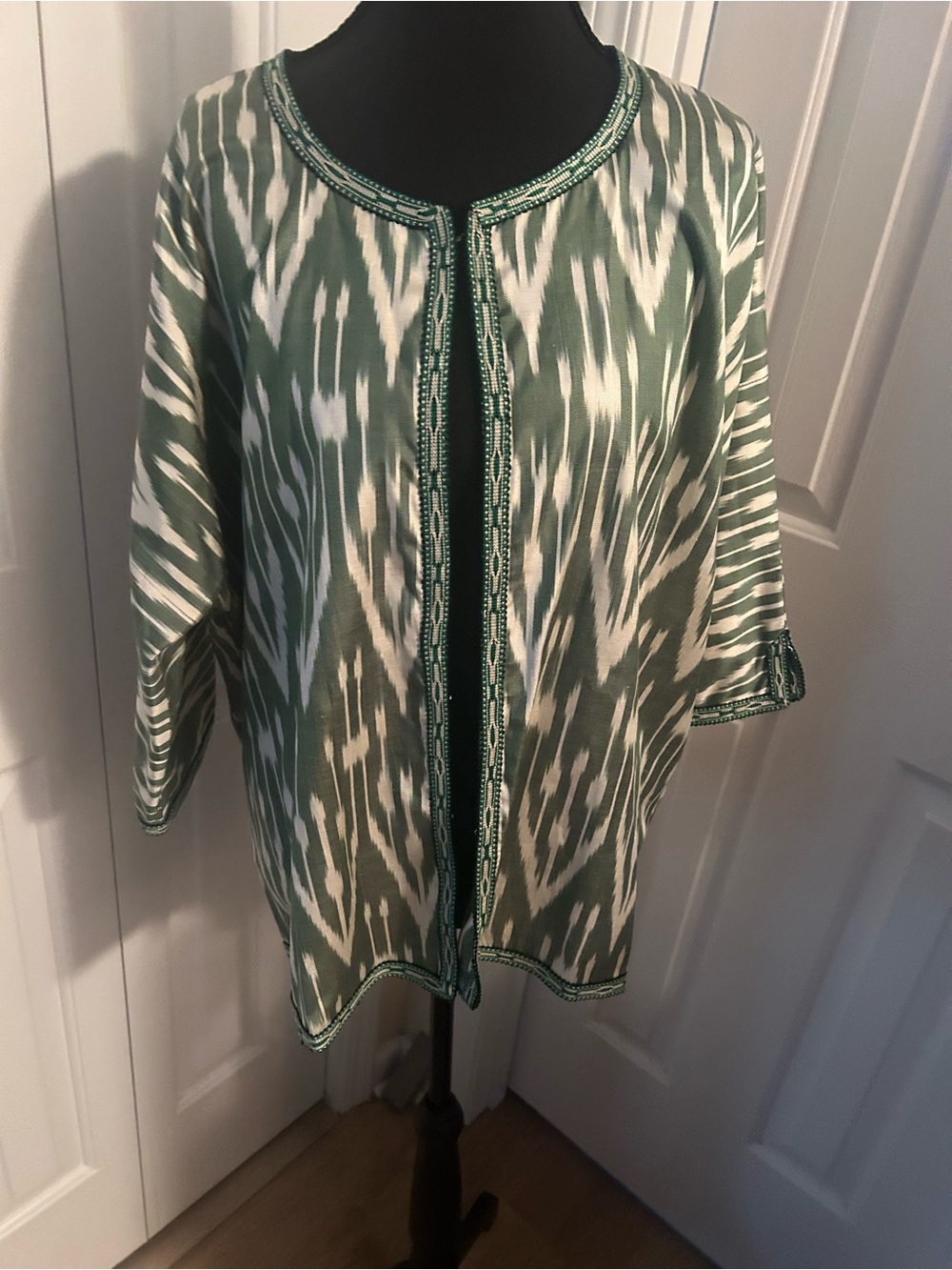 Green Patterned Open-Front Women’s Tunic